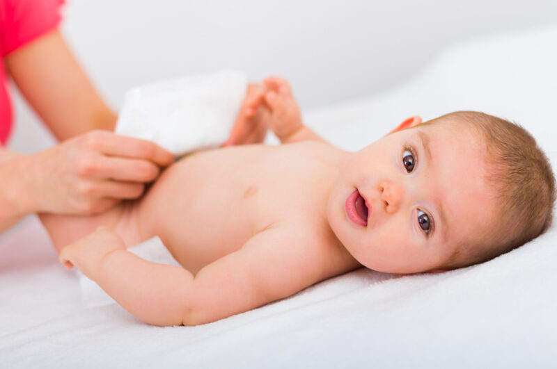 Baby mit Windeln