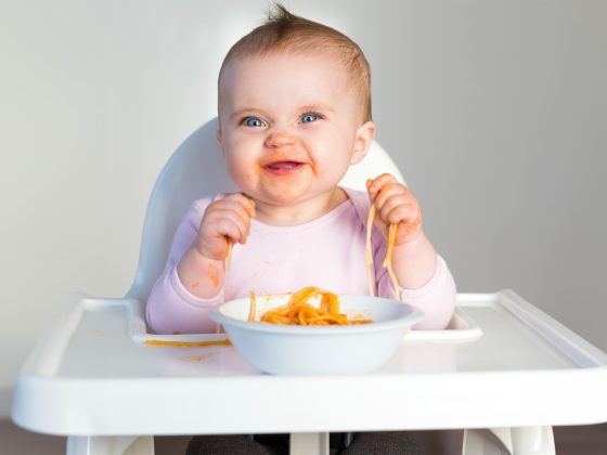 Baby beim Essen
